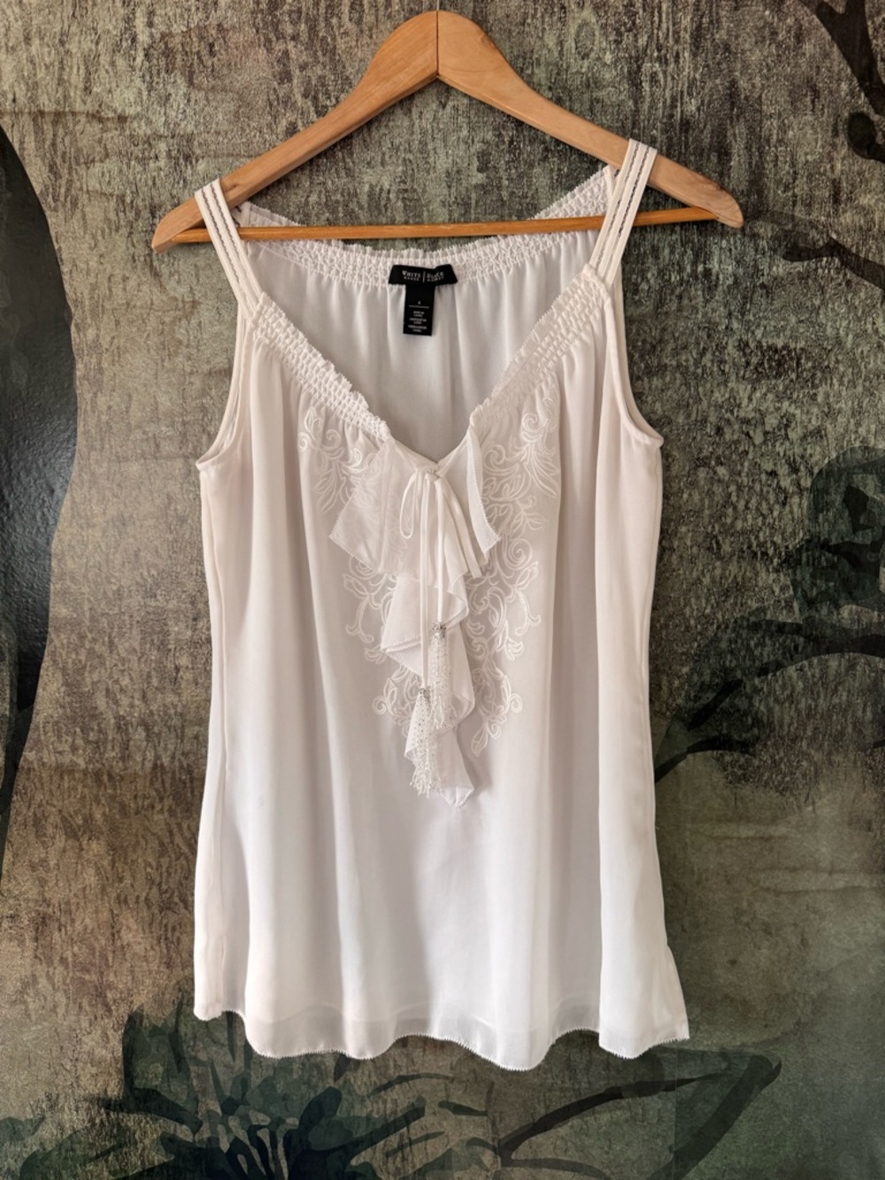 White House BM V-Neck Ruffle Detail Tank Top - Picture 2 of 10